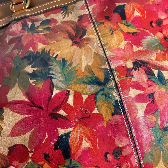 Patricia Nash Colorful Floral Tote and wristlet set - Picture 10 of 16